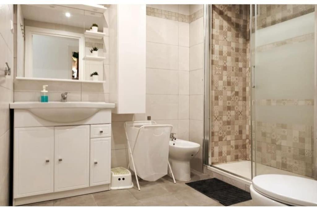 Excellent Choice For Up To 8, 150 Sqm Of Comfort, 700 To Beach, With Pool, Air-conditioning