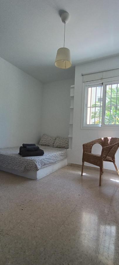 Apartment Excellent Choice For Up To 8, 150 Sqm Of Comfort, 700 To Beach, With Pool, Air-conditioning Fuengirola