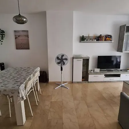 Excellent Choice For Up To 8, 150 Sqm Of Comfort, 700 To Beach, With Pool, Air-Conditioning Fuengirola Exterior photo