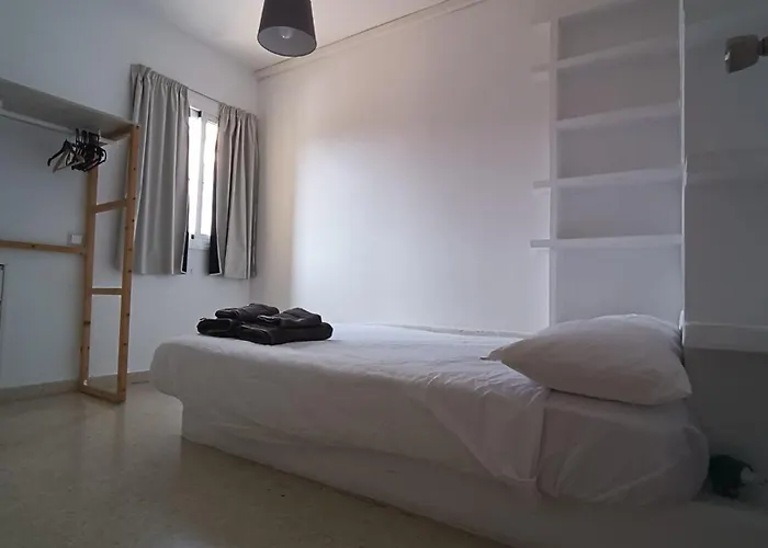 Excellent Choice For Up To 8, 150 Sqm Of Comfort, 700 To Beach, With Pool, Air-Conditioning