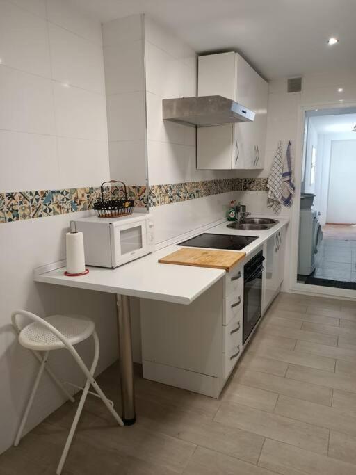 Excellent Choice For Up To 8, 150 Sqm Of Comfort, 700 To Beach, With Pool, Air-conditioning Apartamento Fuengirola