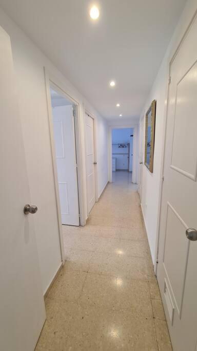 Apartamento Excellent Choice For Up To 8, 150 Sqm Of Comfort, 700 To Beach, With Pool, Air-conditioning
