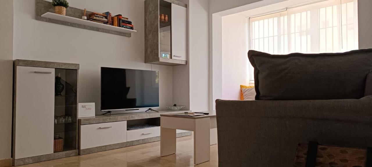 Apartamento Excellent Choice For Up To 8, 150 Sqm Of Comfort, 700 To Beach, With Pool, Air-conditioning
