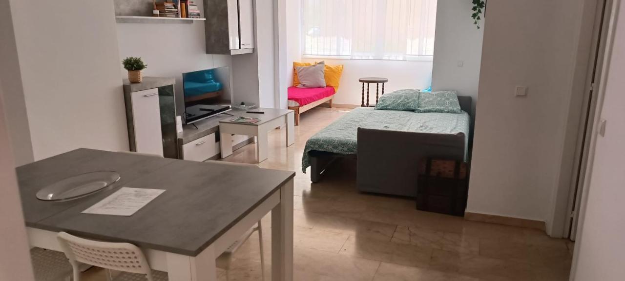 Apartamento Excellent Choice For Up To 8, 150 Sqm Of Comfort, 700 To Beach, With Pool, Air-conditioning Fuengirola