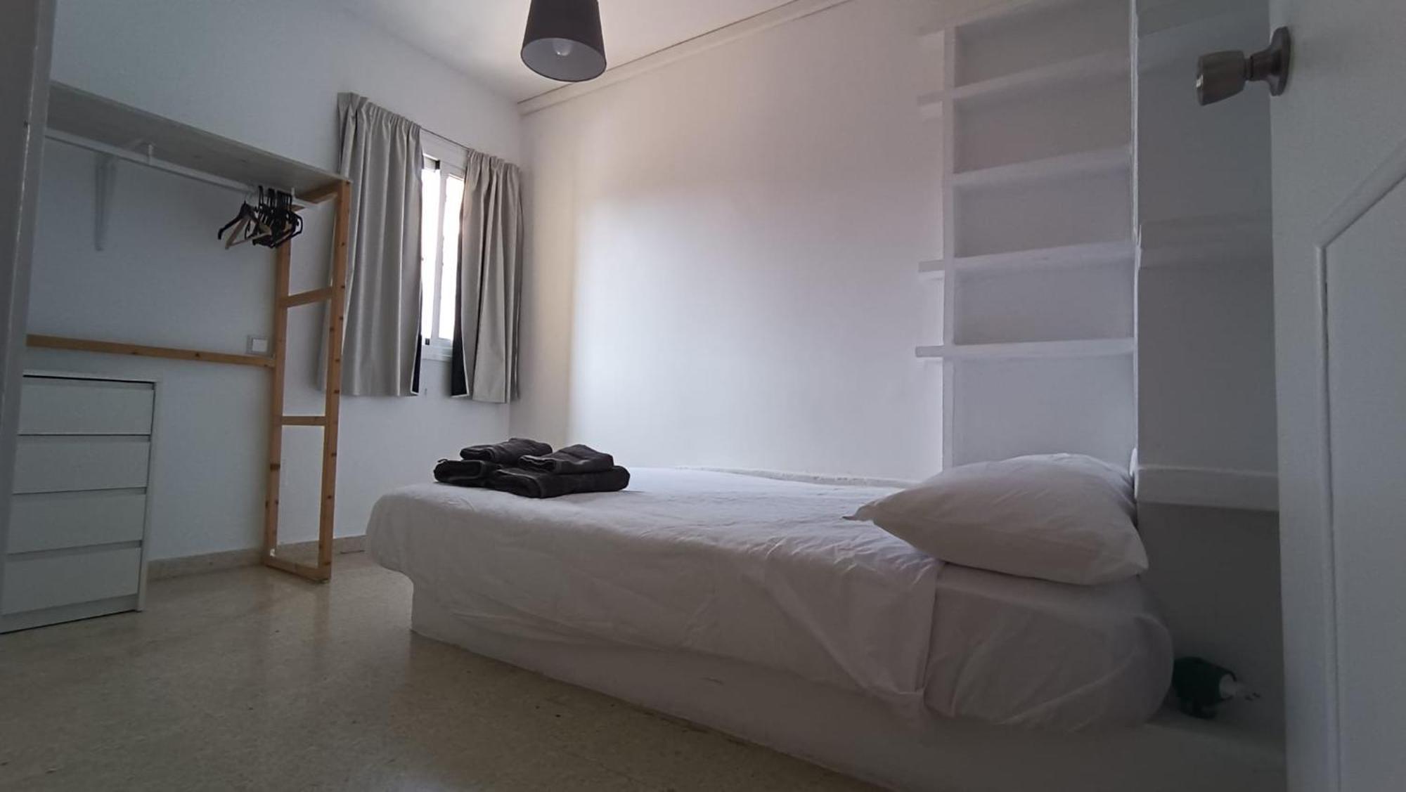 Excellent Choice For Up To 8, 150 Sqm Of Comfort, 700 To Beach, With Pool, Air-conditioning Fuengirola